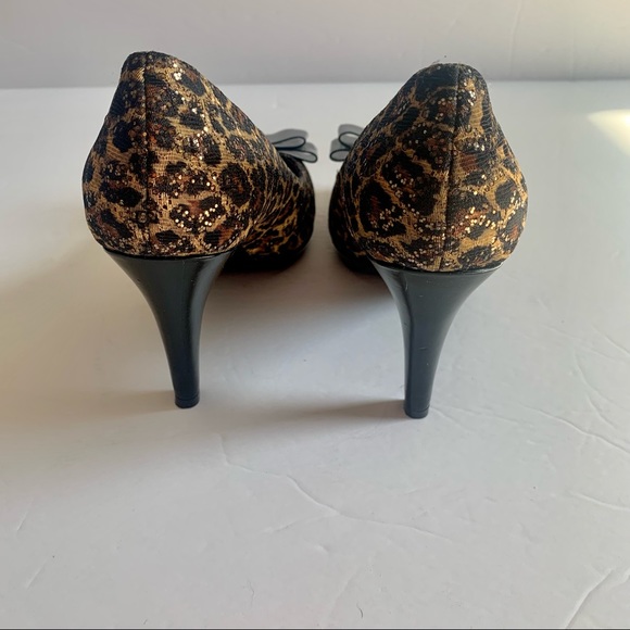 Anne Klein Leopard Cheetah Sparkly Pumps with Bows - Picture 4 of 7
